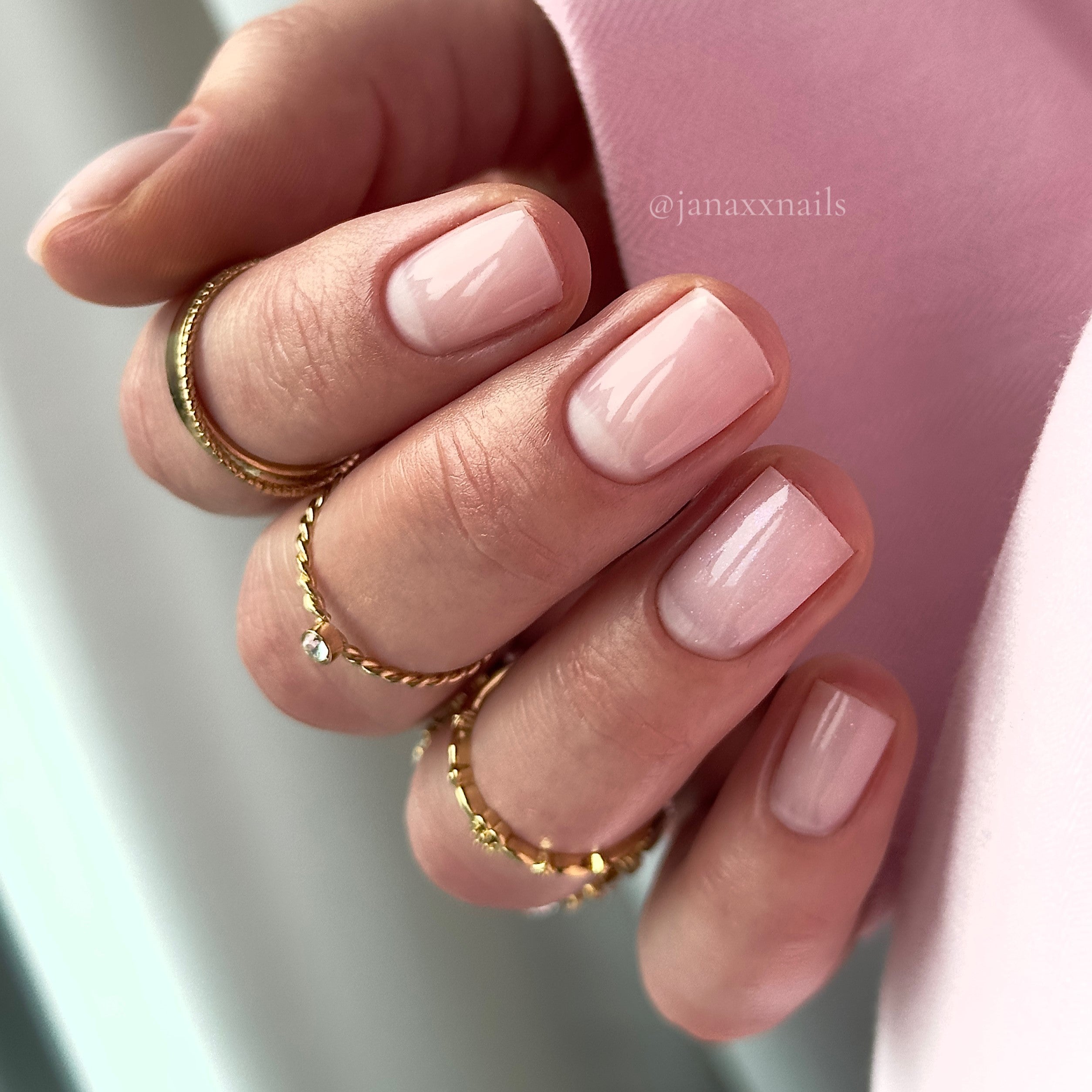 Clean nails - stylizacja przy użyciu bbio milky pink