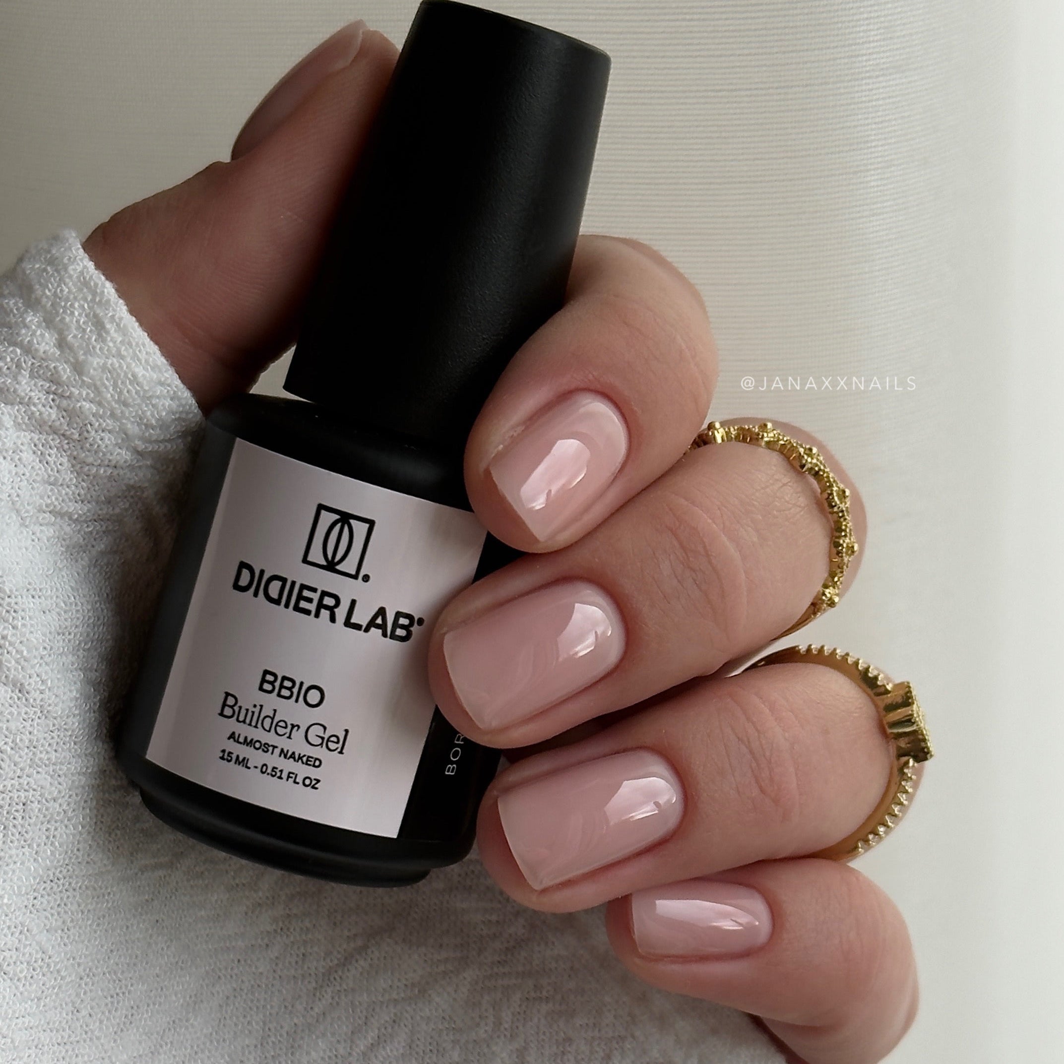 Clean nails - stylizacja przy użyciu bbio almost naked